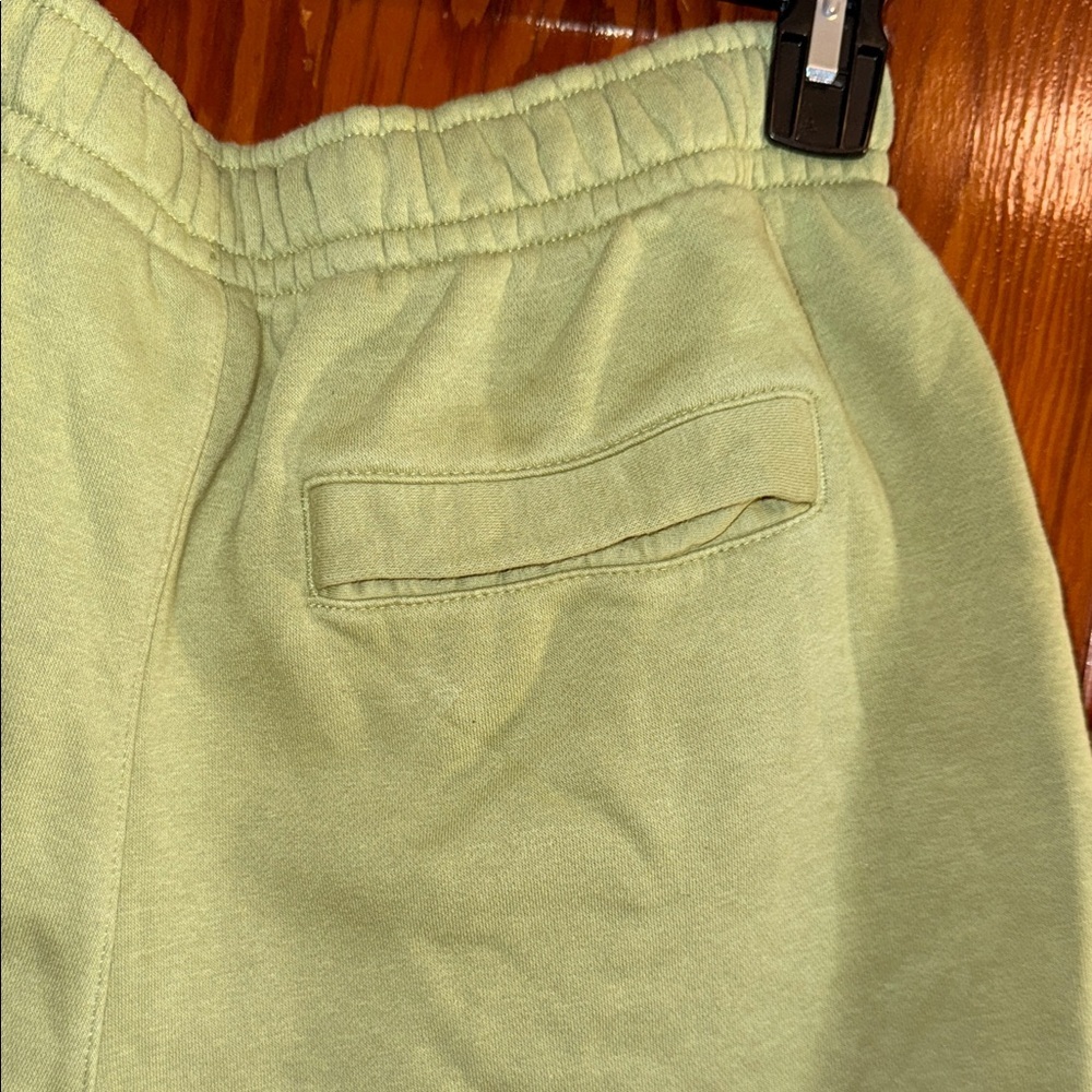 Nike Sportswear Essentials Fleece Shorts - Picture 8 of 13